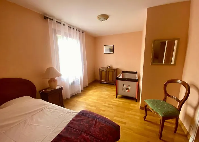 Maison Familiale Dans Village Viticole