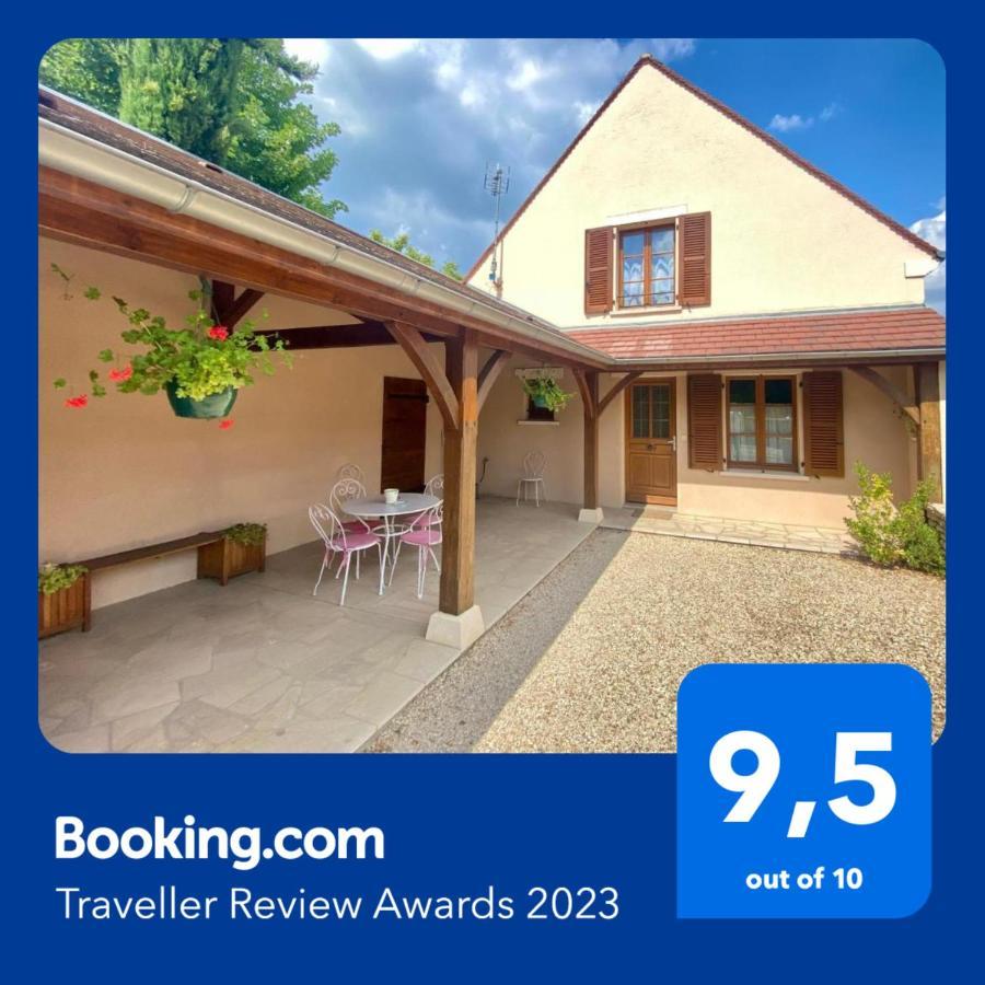 Holiday home Maison Familiale Dans Village Viticole Ladoix-Serrigny
